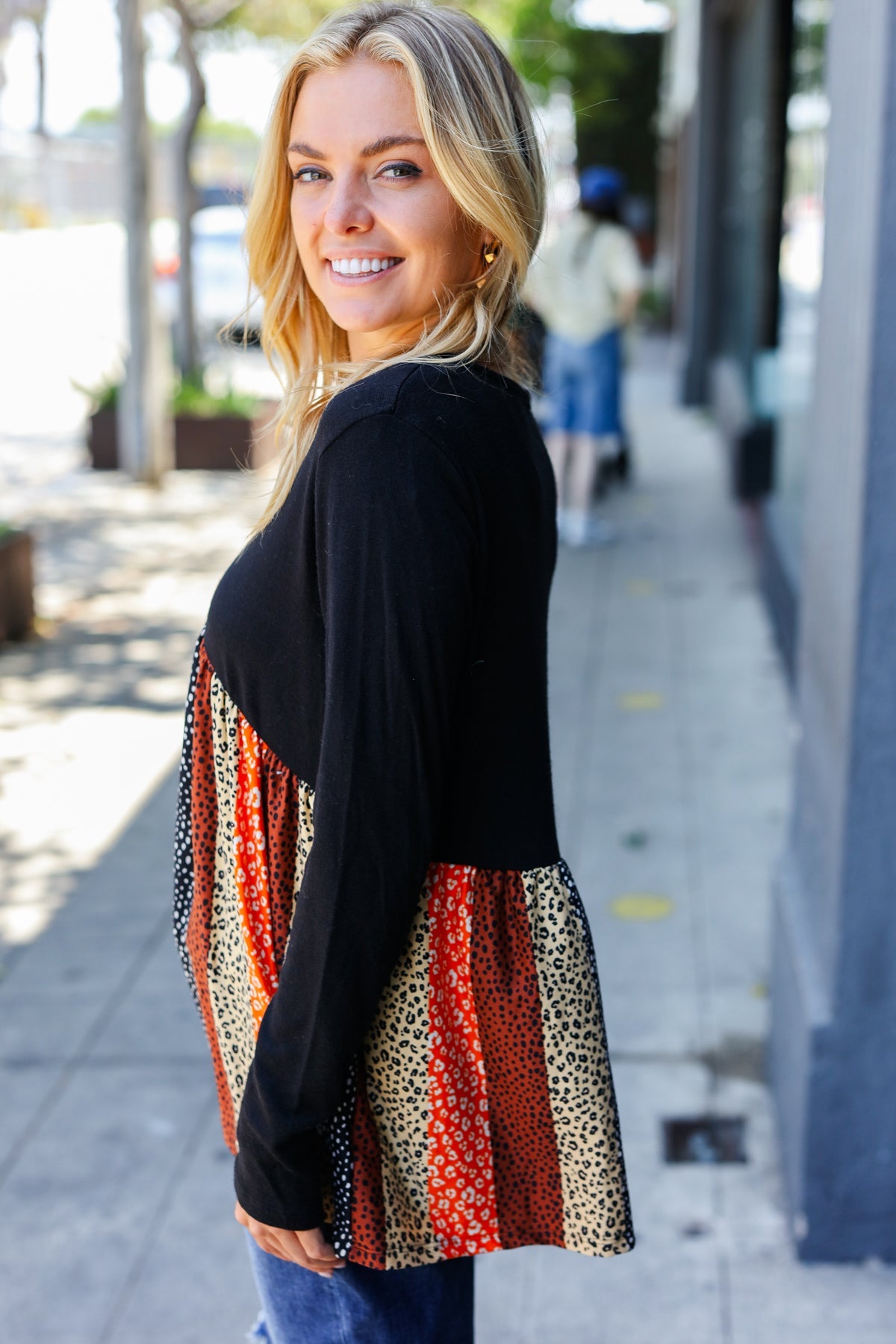 Black & Rust Hacci Leopard Stripe V Neck Top