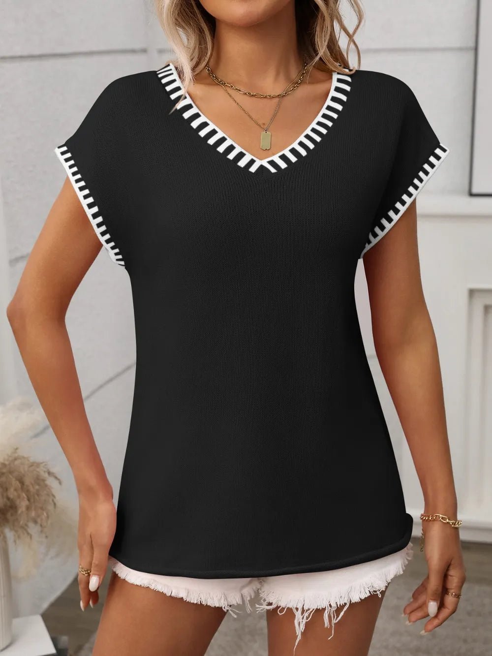 Contrast Trim V - Neck Short Sleeve Knit Top - Bitsy Gypsy Boutique