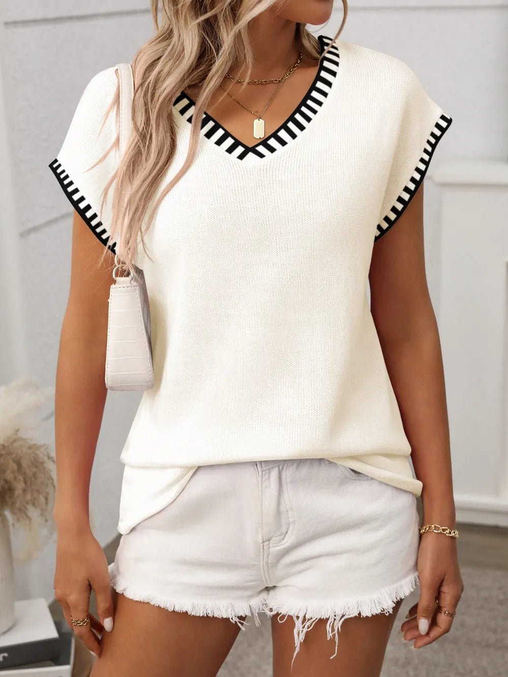 Contrast Trim V - Neck Short Sleeve Knit Top - Bitsy Gypsy Boutique