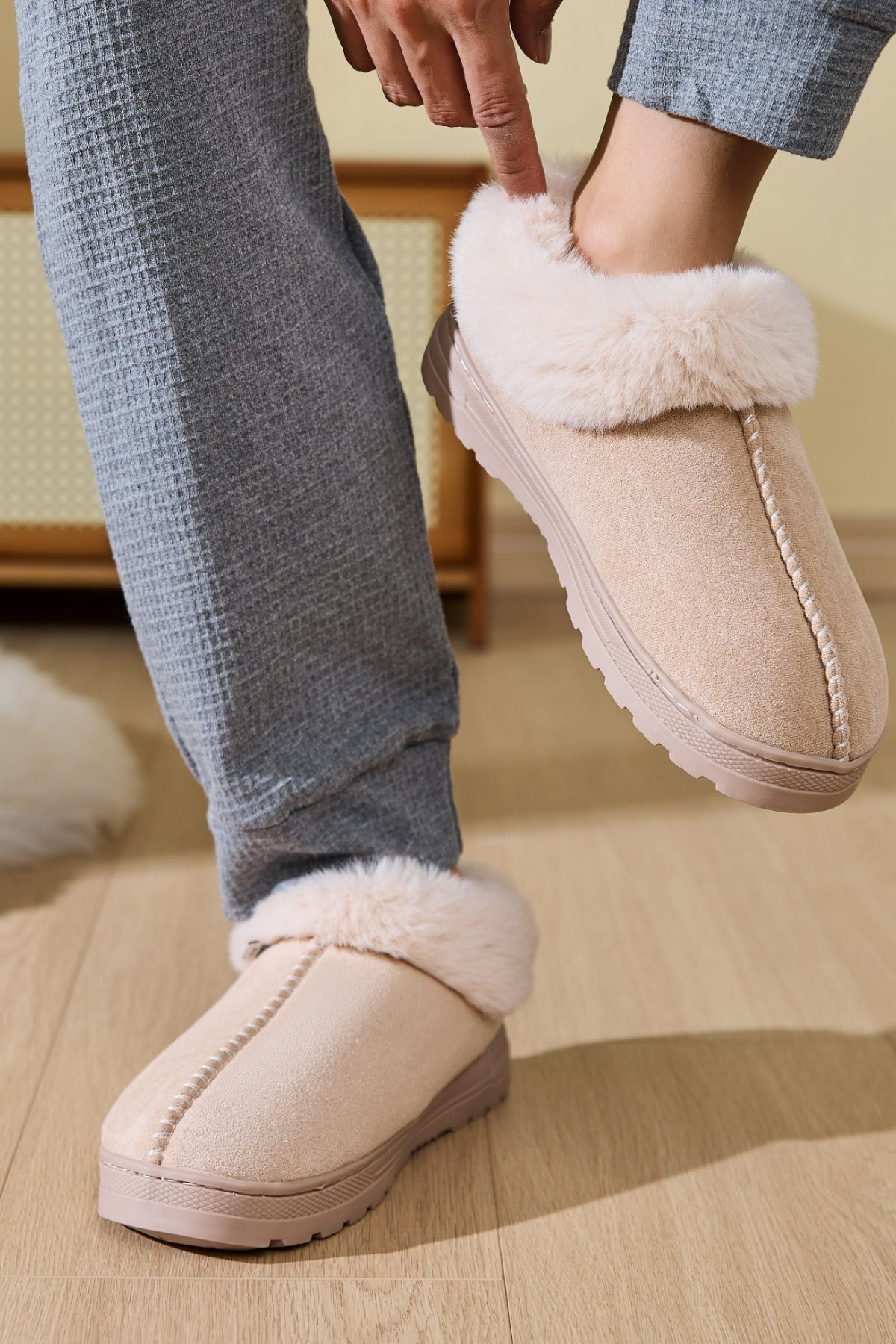 Faux Fur Round Toe Platform Slippers - Bitsy Gypsy Boutique