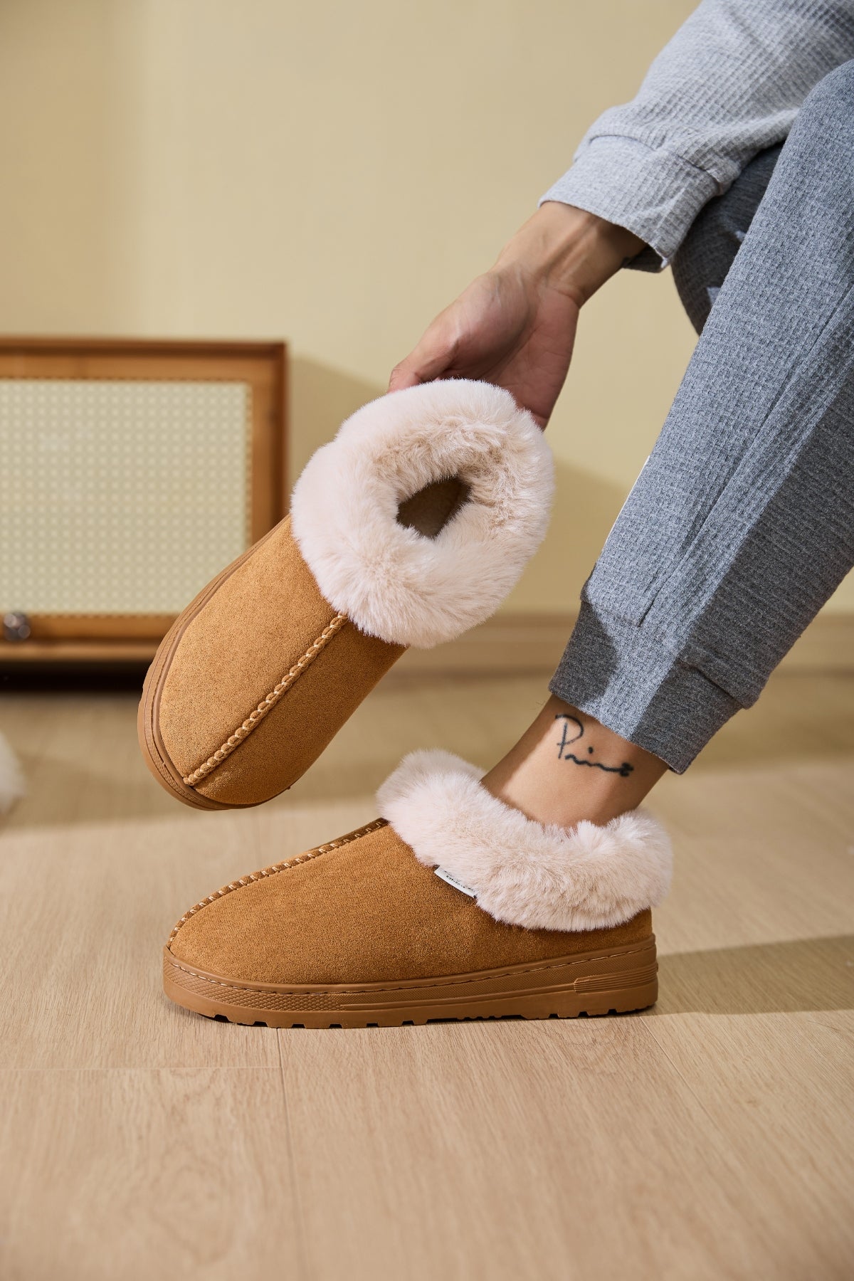 Faux Fur Round Toe Platform Slippers - Bitsy Gypsy Boutique