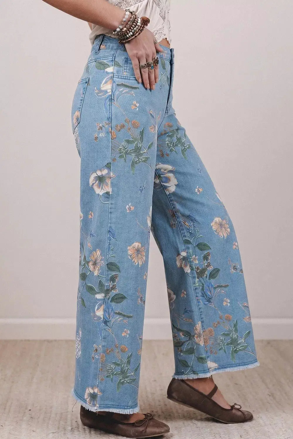Floral Print Wide-Leg Jeans by Trendsi