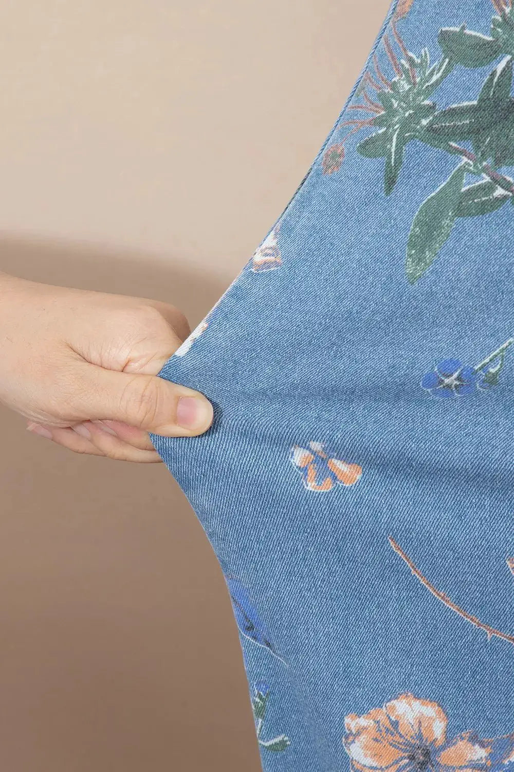 Floral Print Wide-Leg Jeans by Trendsi