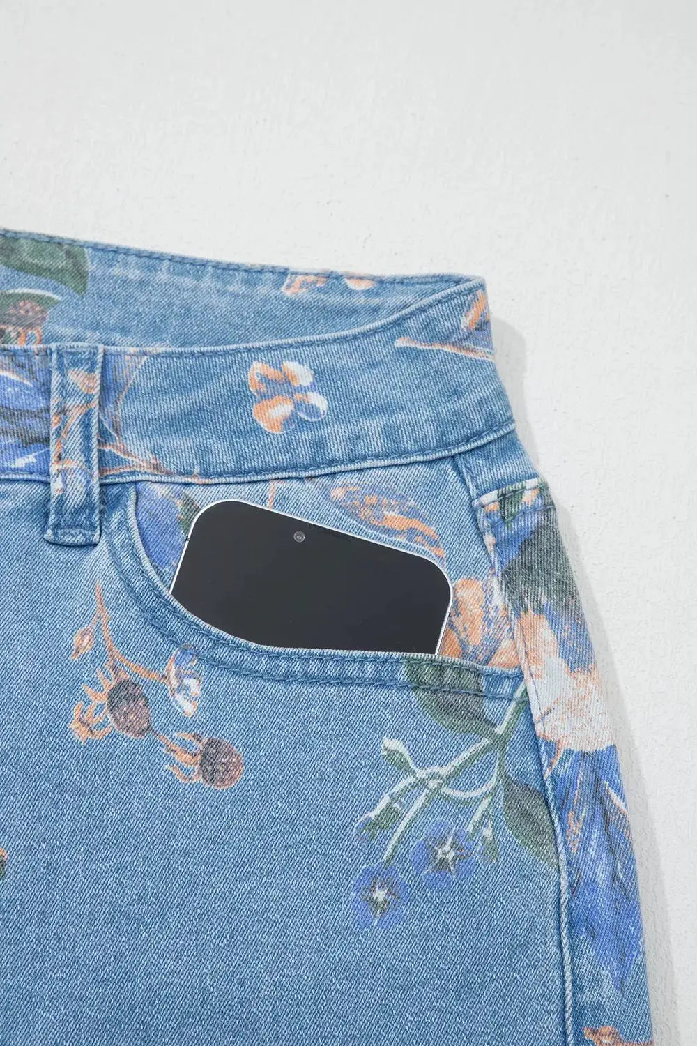 Floral Print Wide-Leg Jeans by Trendsi