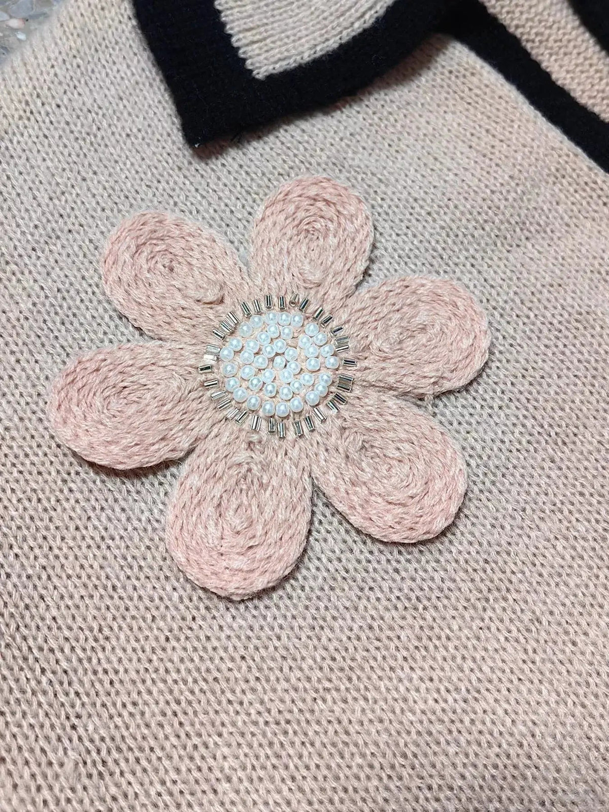 Flower Contrast Trim Dropped Shoulder Sweater - Bitsy Gypsy Boutique