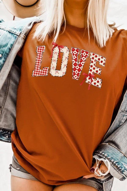 Love Pattern Valentine Graphic Tee - Bitsy Gypsy Boutique