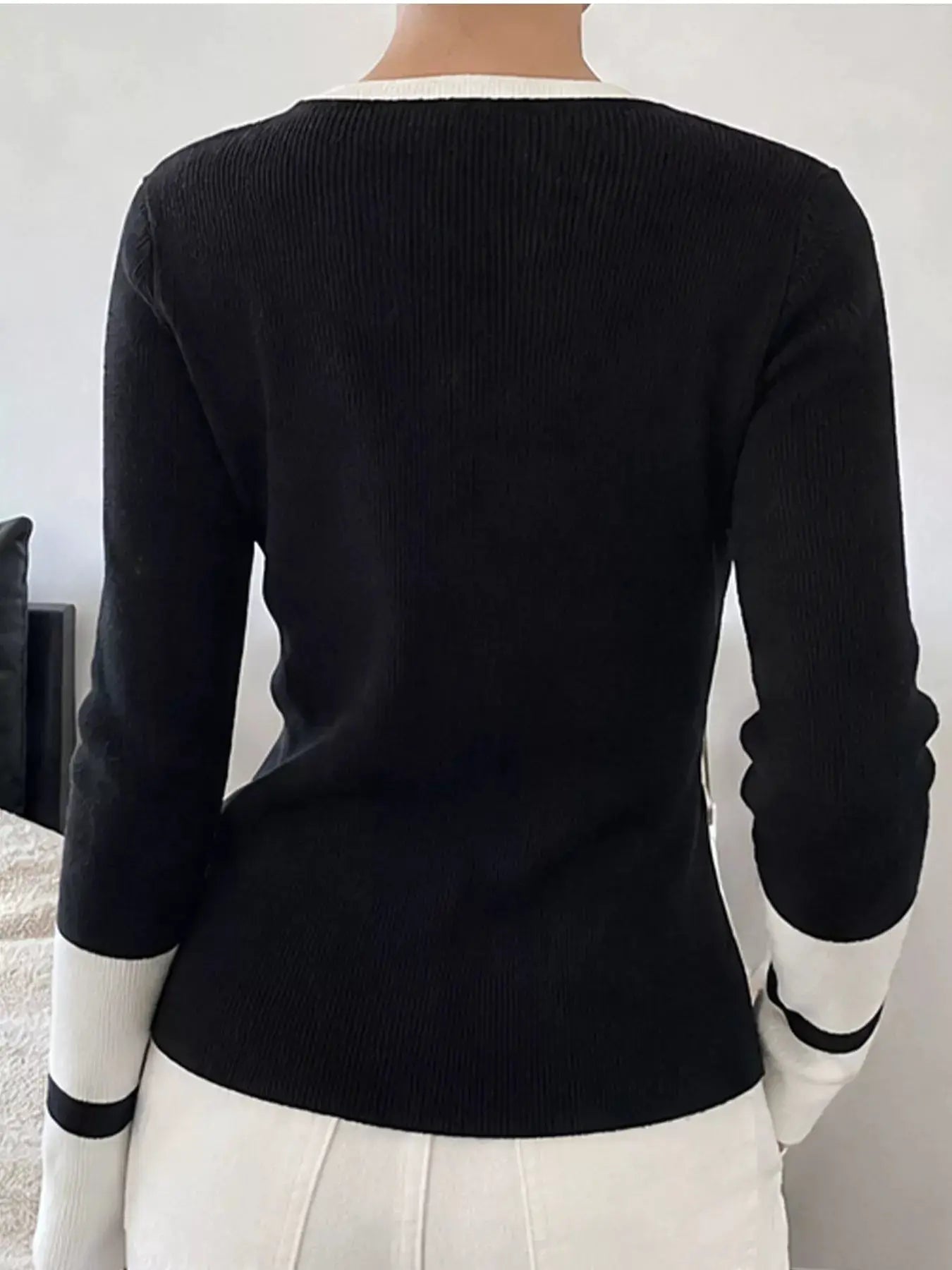 Side Slit Contrast Trim Sweater - Bitsy Gypsy Boutique