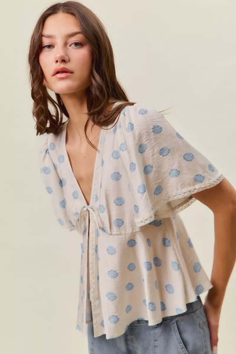 SO ME Shell Print Tie Front Flutter Sleeves Blouse Top - Bitsy Gypsy Boutique