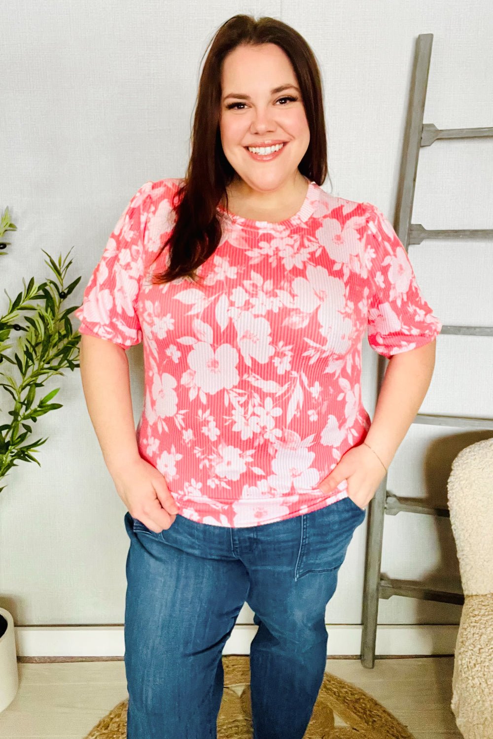 Spring Vibes Coral Wavy Rib Puff Short Sleeves Floral Top - Bitsy Gypsy Boutique