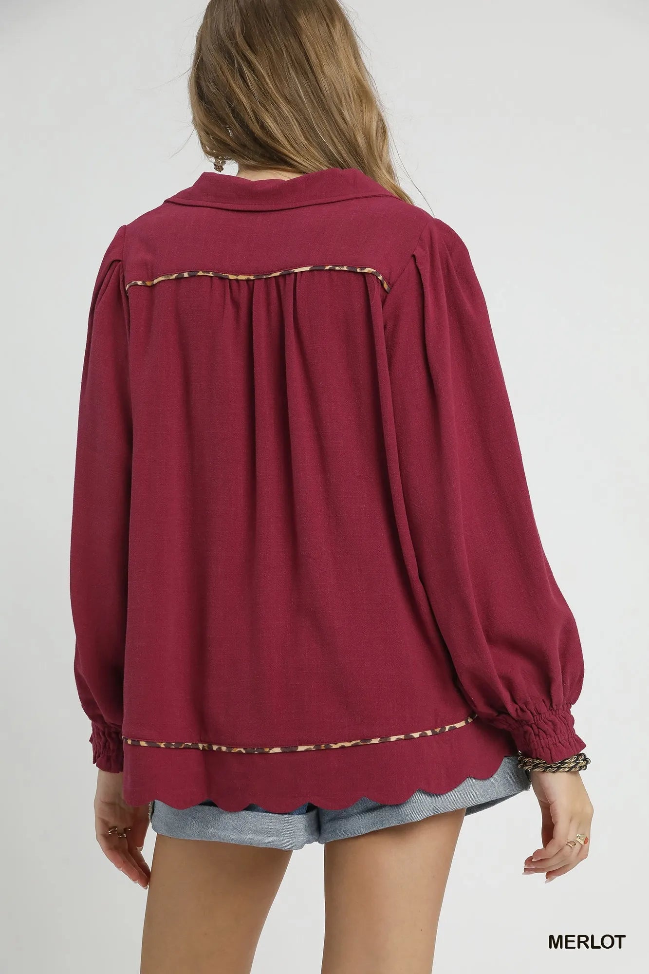 Umgee Full Size Linen Scallop Hem Blouse with Contrast Trim Plus Size - Bitsy Gypsy Boutique