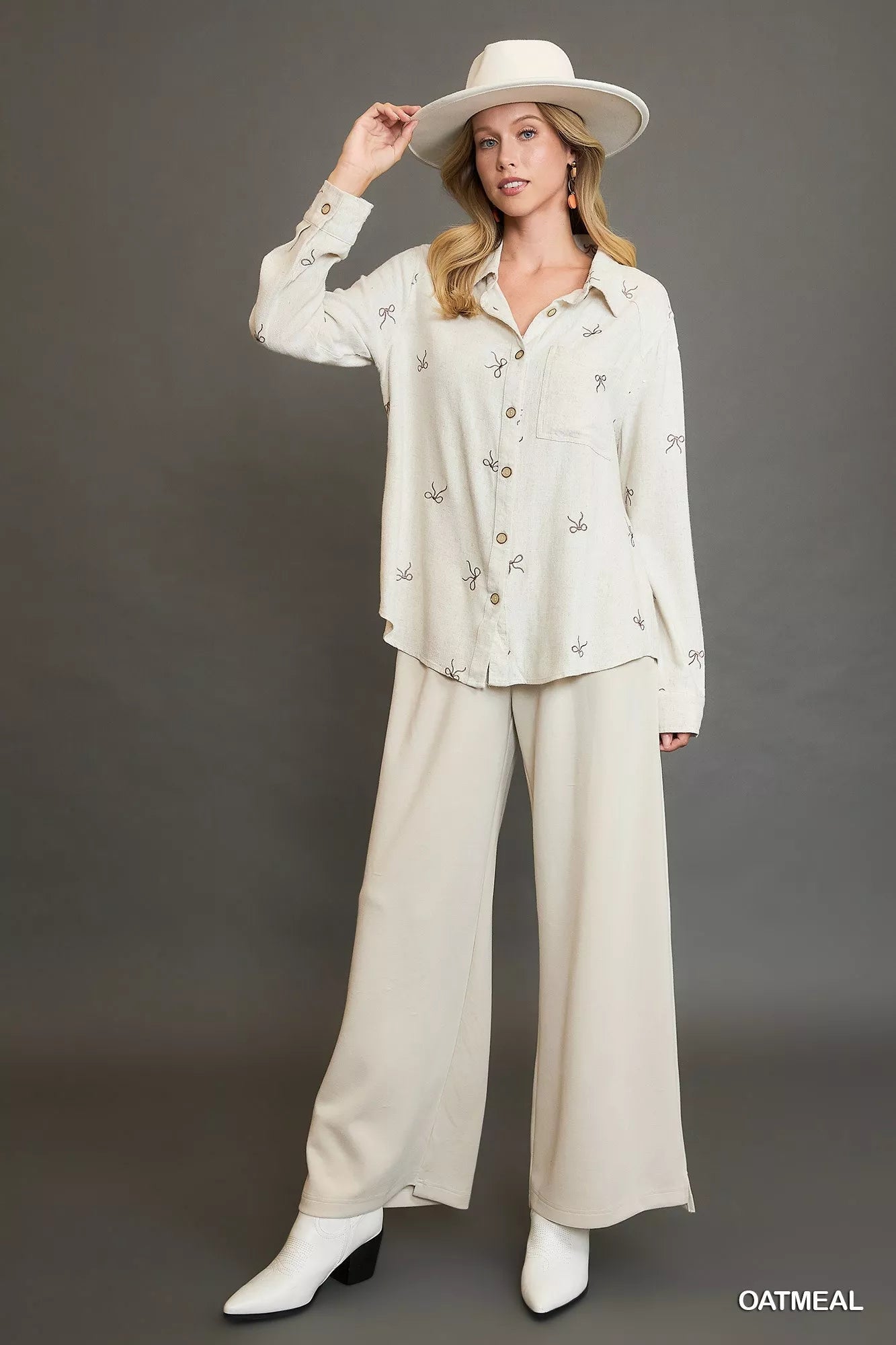 Umgee Linen Blend Fitted Shirt with Ribbon Embroidery Details - Bitsy Gypsy Boutique