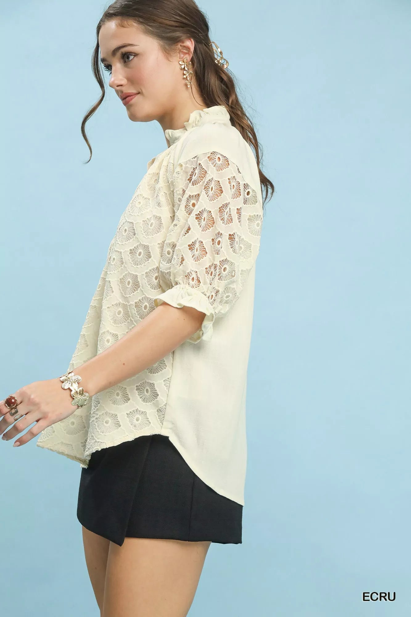 Umgee Linen V - Neck Lace Puff Sleeve Top - Bitsy Gypsy Boutique