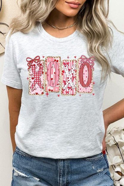 XOXO Bow Valentine Graphic Tee - Bitsy Gypsy Boutique