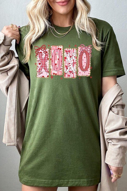XOXO Bow Valentine Graphic Tee - Bitsy Gypsy Boutique