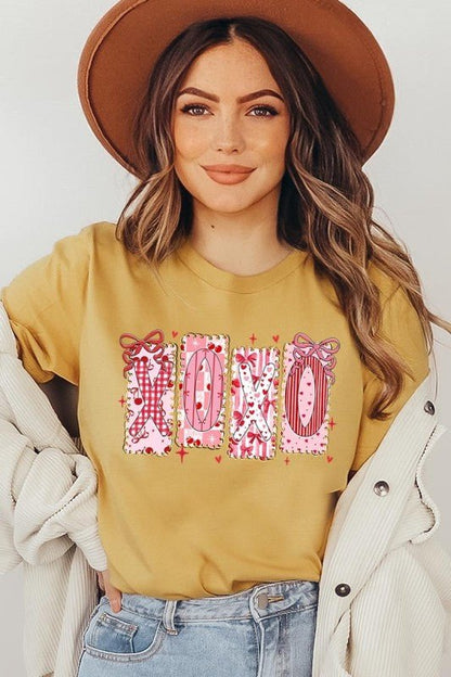XOXO Bow Valentine Graphic Tee - Bitsy Gypsy Boutique