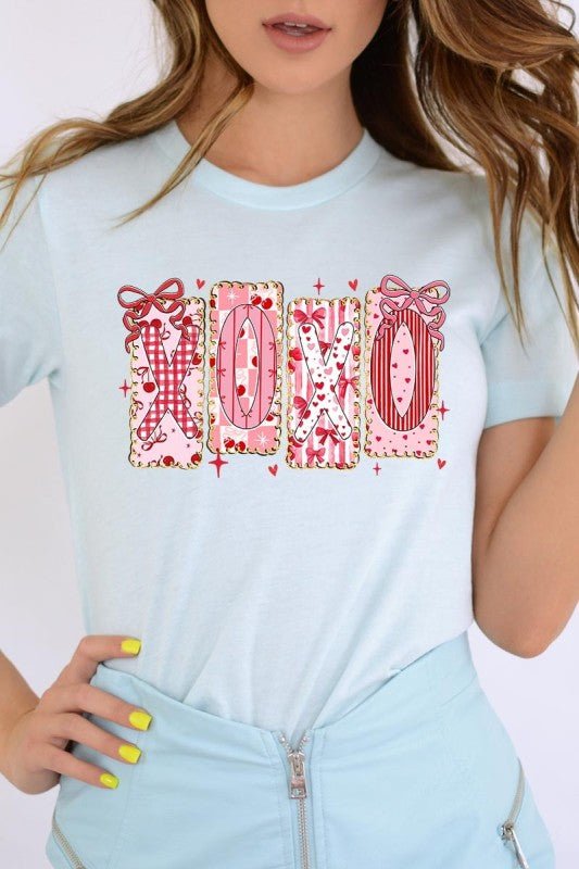 XOXO Bow Valentine Graphic Tee - Bitsy Gypsy Boutique