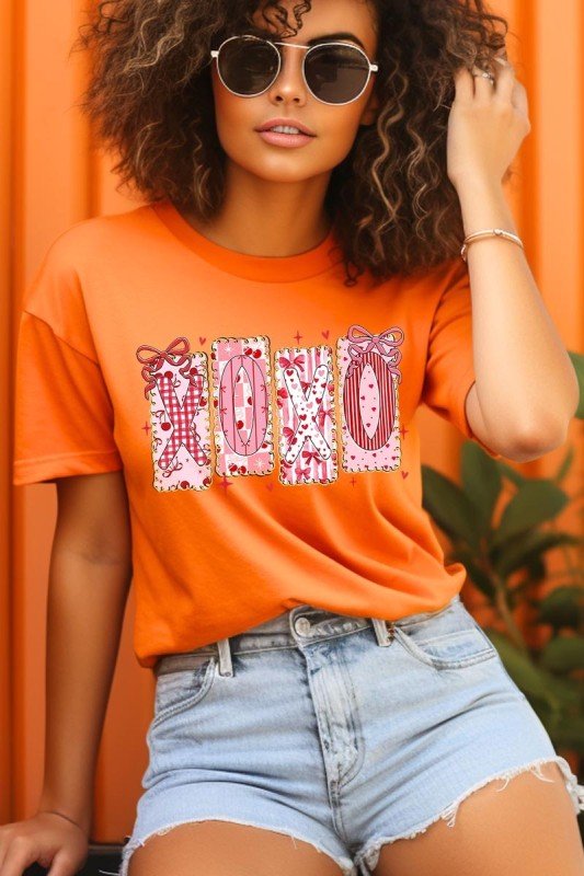 XOXO Bow Valentine Graphic Tee - Bitsy Gypsy Boutique