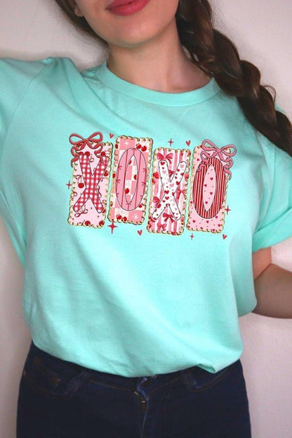 XOXO Bow Valentine Graphic Tee - Bitsy Gypsy Boutique